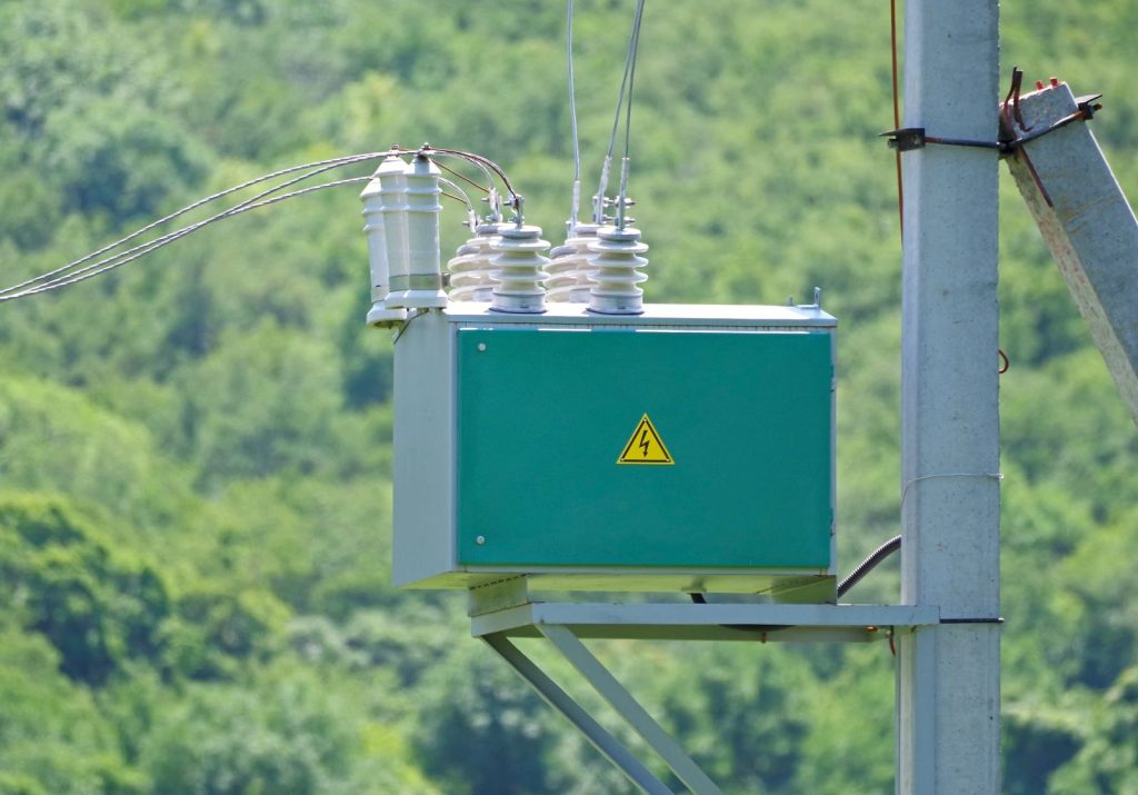 Electric tower high voltageand high voltage transfutc